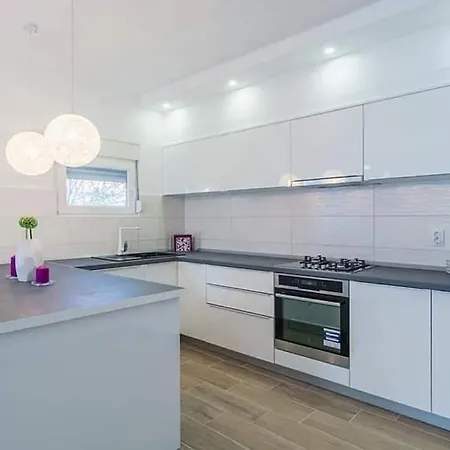 F&i Apartamento Bibinje