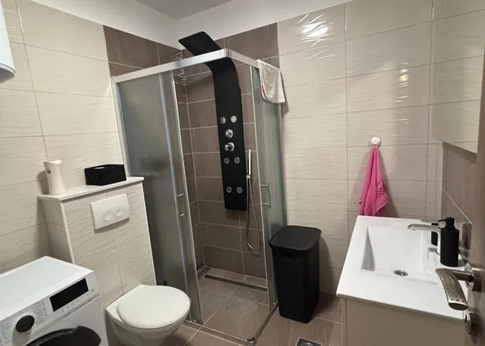 F&i Apartment *